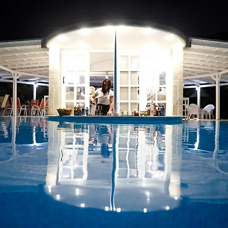 Elea Terra 3*